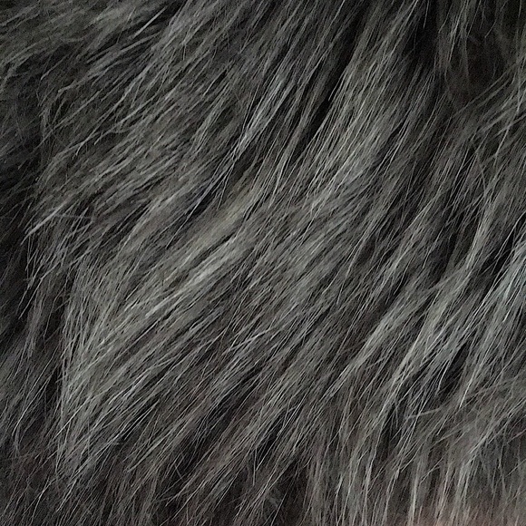 GUESS💫 Vintage Faux fur coat👀🐰 - Picture 4 of 4